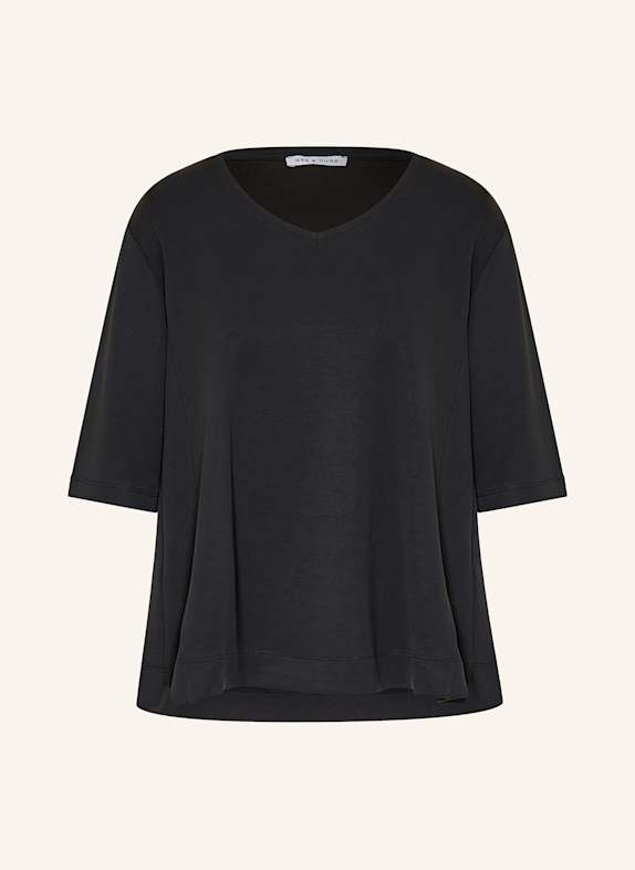 MRS & HUGS T-shirt BLACK