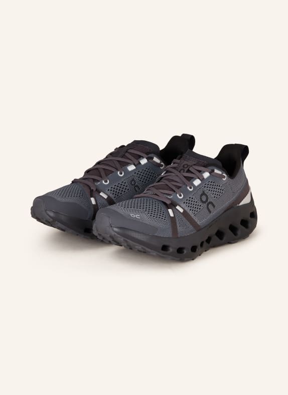 On Trailrunning-Schuhe CLOUDSURFER TRAIL DUNKELGRAU/ GRAU/ WEISS