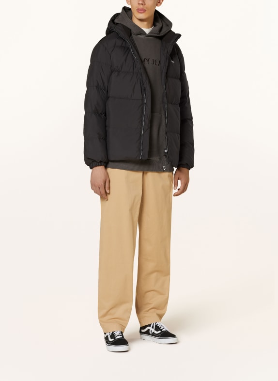 TOMMY JEANS Dunjakke med aftagelig hætte SORT
