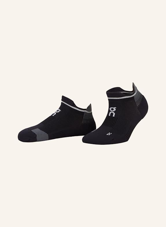 On Skarpety do biegania PERFORMANCE RUN SOCK LOW 0106 BLACK | ECLIPSE