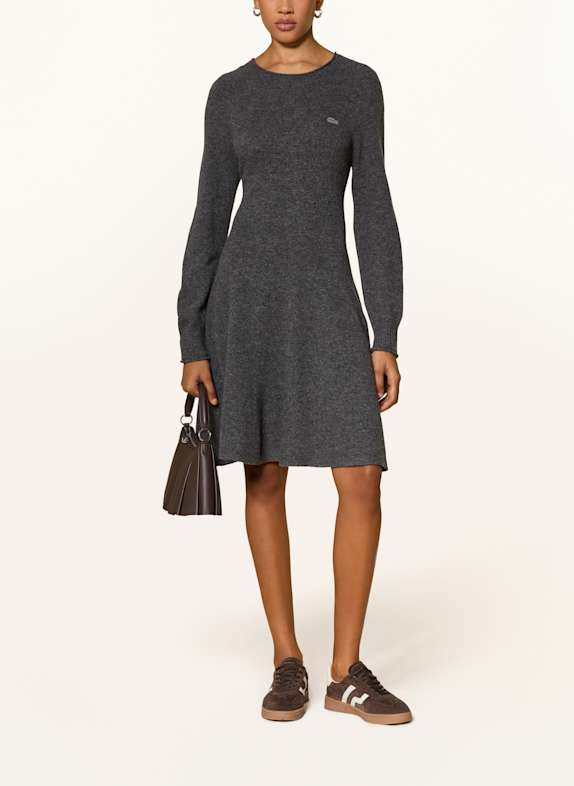 LACOSTE Strickkleid GRAU