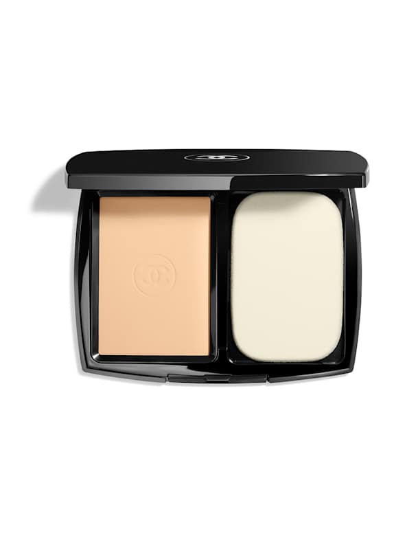CHANEL ULTRA LE TEINT B10