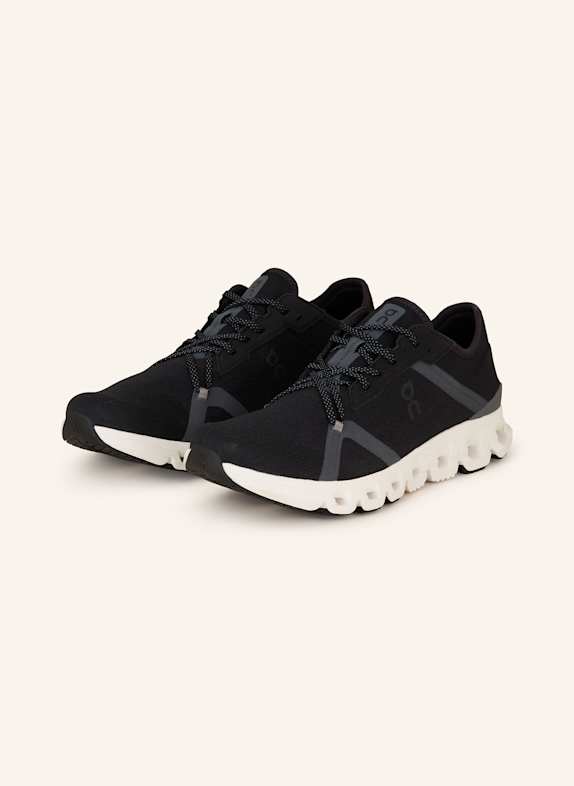 On Fitnessschuhe CLOUD X 4 AD SCHWARZ