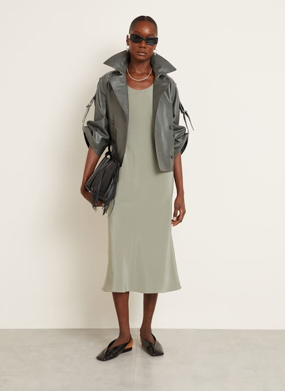 Max Mara außergewöhnliche Schnitte und Muster mit OLIV