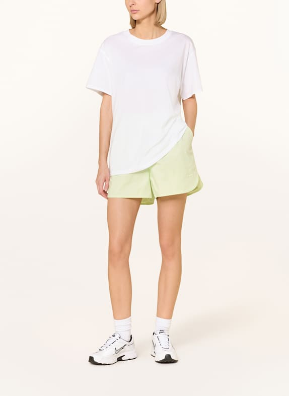 Nike Shorts SPORTSWEAR CHILL POPLIN HELLGRÜN