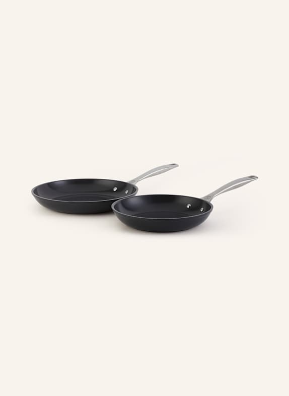 LE CREUSET 2-cz. Zestaw patelni ESSENTIALS CZARNY/ SREBRNY