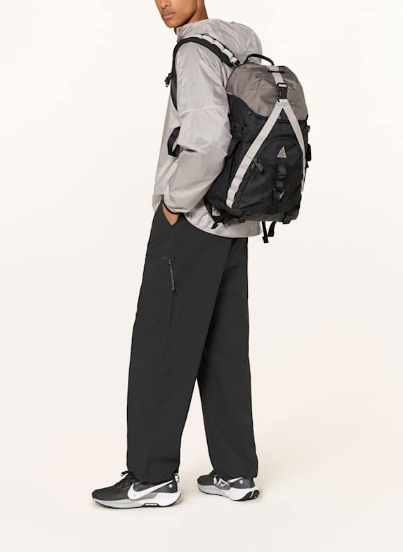 Nike ACG DAYMAX-rugzak met laptopvak ZWART / GRIJS