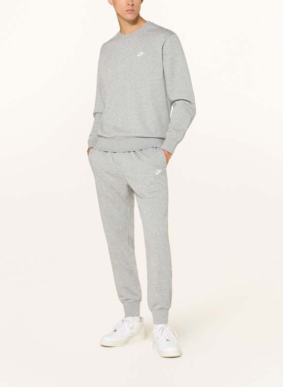 Nike Sweatpants CLUB GRAU