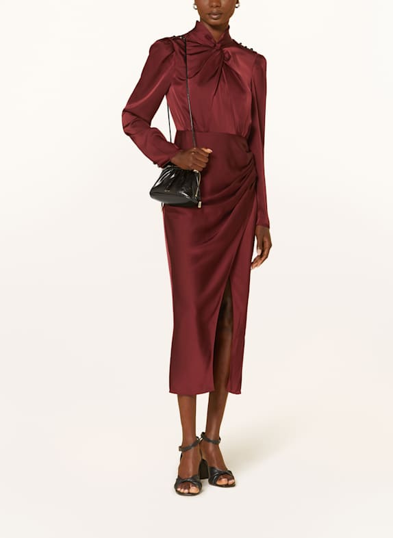 self-portrait robe en satin ROUGE FONCÉ