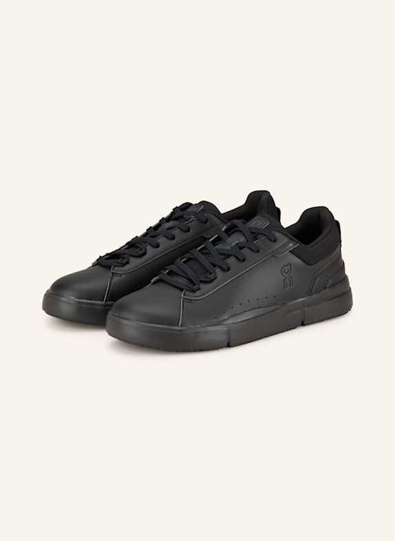On Sneakers THE ROGER ADVANTAGE BLACK