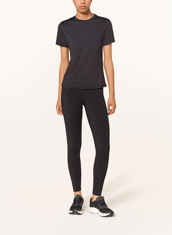 On T-shirt STUDIO-T ZWART