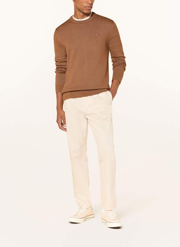 TOMMY JEANS tröja BRUN
