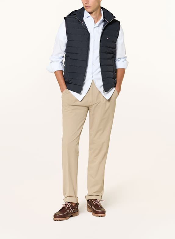 TOMMY HILFIGER Steppweste im Materialmix mit abnehmbarer Kapuze DW5 DESERT SKY