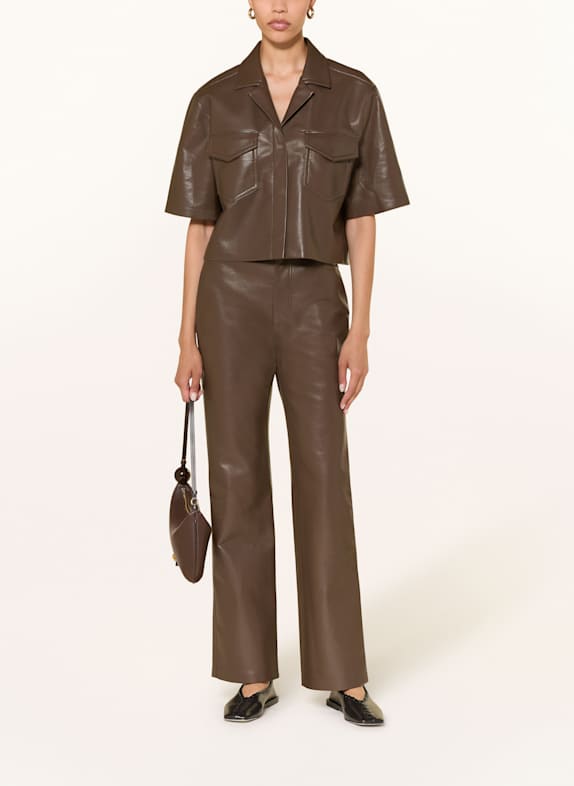Nanushka Broek SELDES in lederlook MARRON FONCÉ