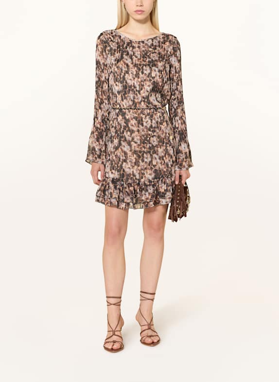 GUESS Šaty LS ILENIA TMAVĚ ORANŽOVÁ / TMAVĚ HNĚDÁ / SVĚTLE ŠEDÁ