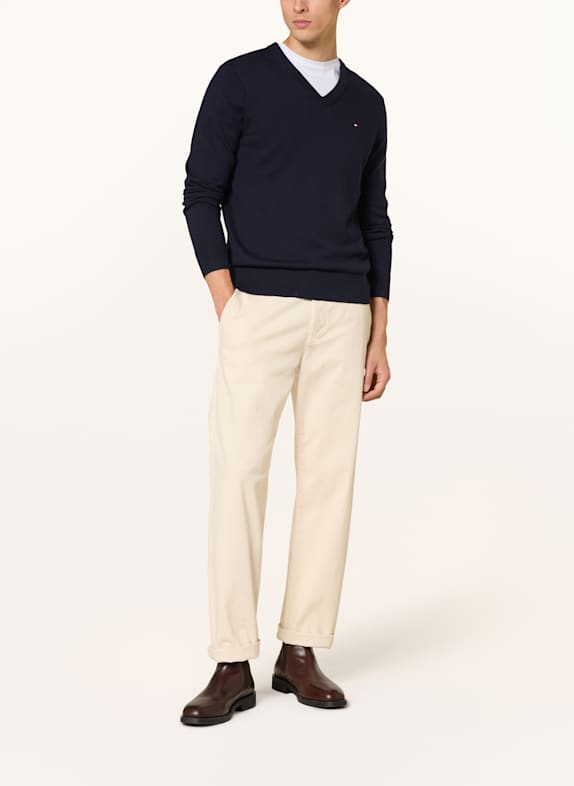 TOMMY HILFIGER tröja MÖRKBLÅ
