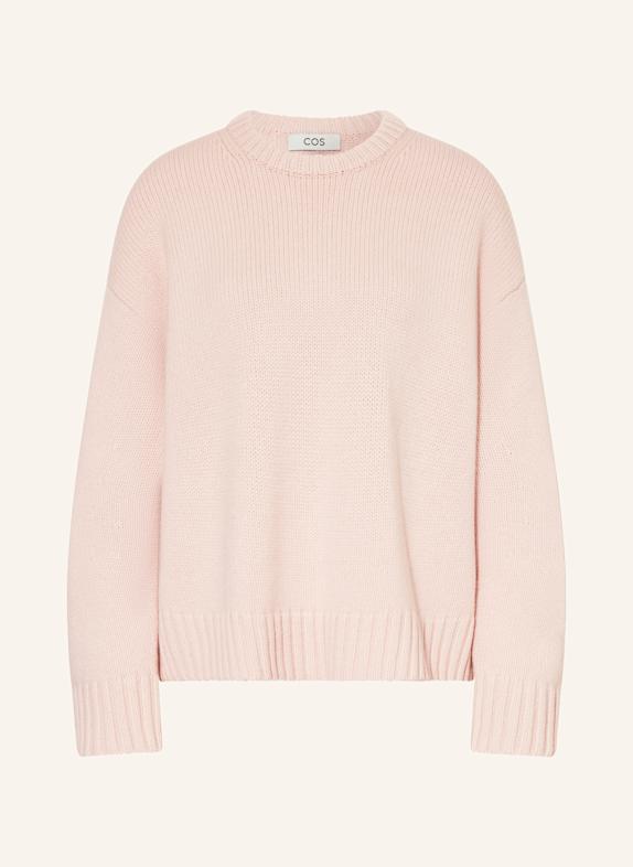 COS Sweter z kaszmiru JASNORÓŻOWY