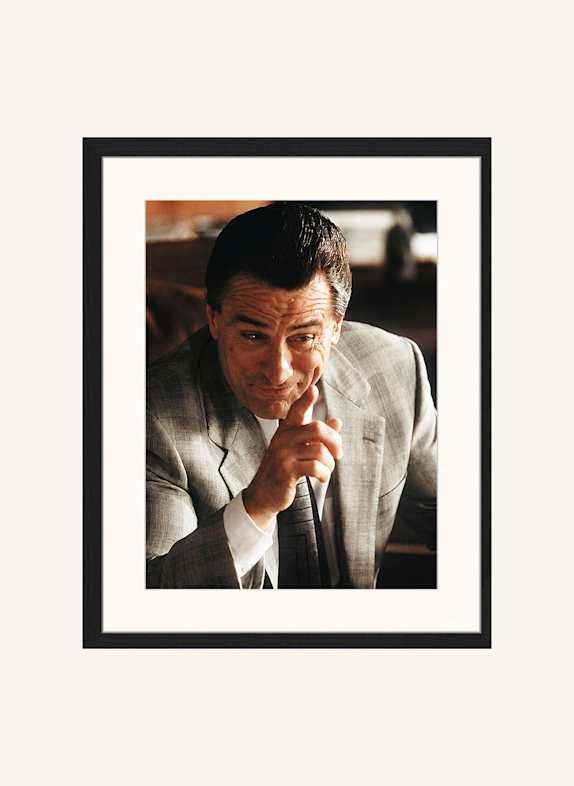 JACOB BADEN Wandbild  ROBERT DE NIRO IN „WE GO ANYWHERE“ mit Rahmen SCHWARZ