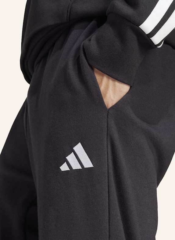 adidas ESSENTIALS FEEL COZY FRENCH TERRY HOSE SCHWARZ/ WEISS