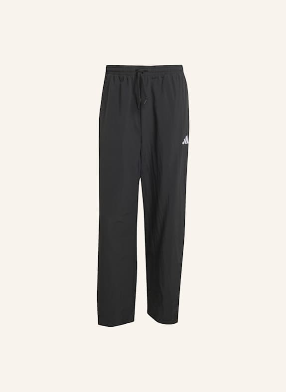 adidas ESSENTIELLE SMALL LOGO GEWEBTE HOSE MIT BEINABSCHLÜSSEN OHNE BÜNDCHEN SCHWARZ/ WEISS