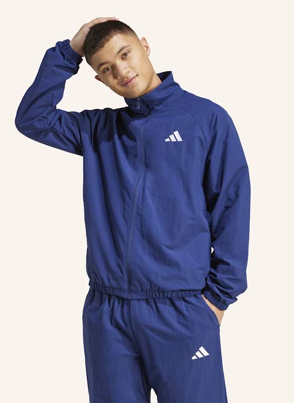adidas ESSENTIAL WINDBREAKER MIT KLEINEM LOGO BLAU / WEISS