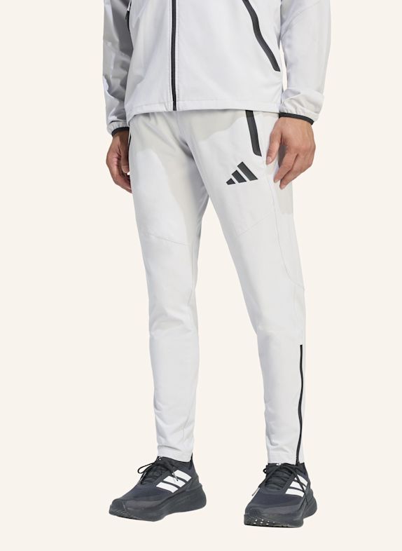 adidas TIRO TRAVEL HOSE, GEWEBT GRAU / SCHWARZ