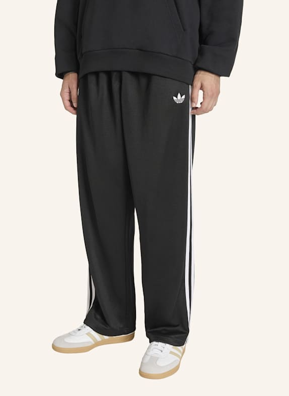 adidas Originals ADICOLOR LOOSE TRACKPANTS SCHWARZ/ WEISS