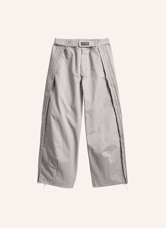 adidas Originals BAD BUNNY X MERCEDES RACE HOSE GRAU