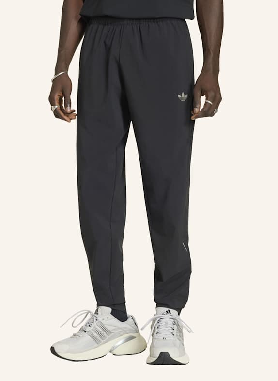 adidas Originals TECH TREFOIL ESSENTIALS WOVEN HOSE SCHWARZ