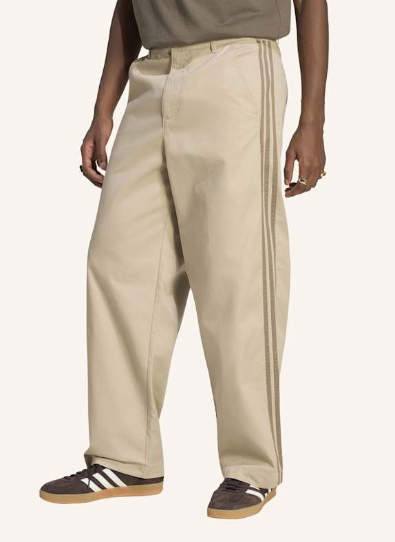 adidas Originals 3-STREIFEN HOSE MIT FALTENDETAIL BEIGE