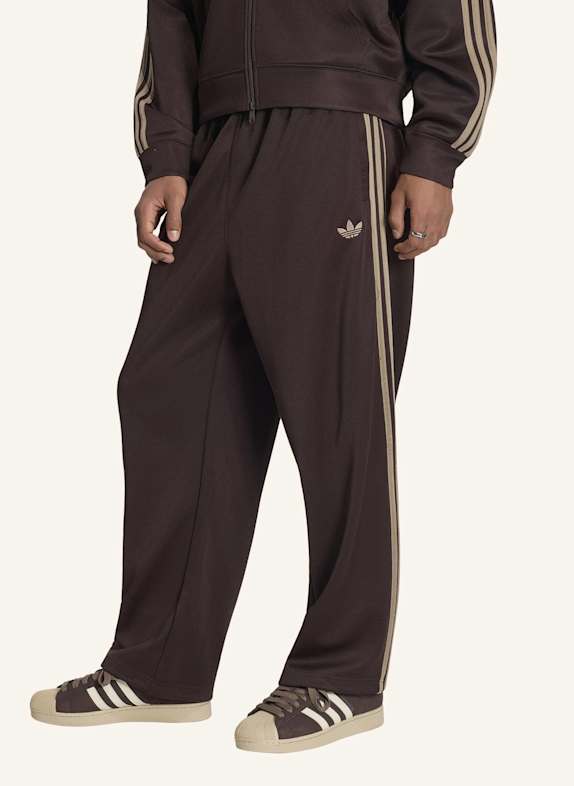 adidas Originals ADICOLOR LOOSE TRACKPANTS BRAUN