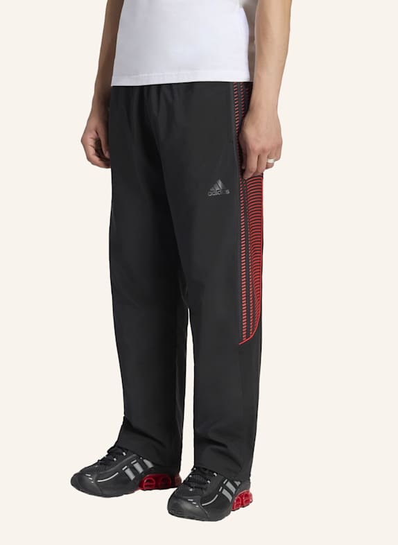 adidas Originals ADIDAS X COCA-COLA TEAMGEIST 26 TRAININGSHOSE SCHWARZ