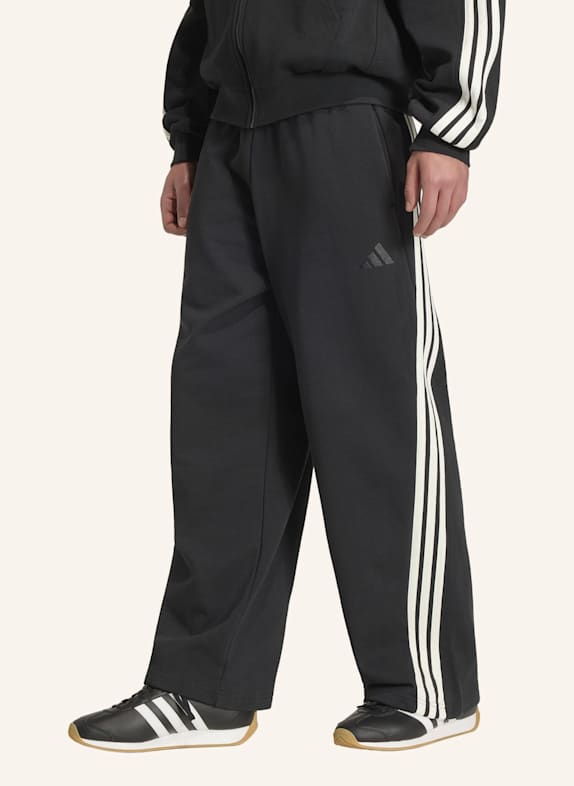 adidas ADIDAS KIT 3-STREIFEN HOSE, WEIT GESCHNITTEN SCHWARZ/ WEISS