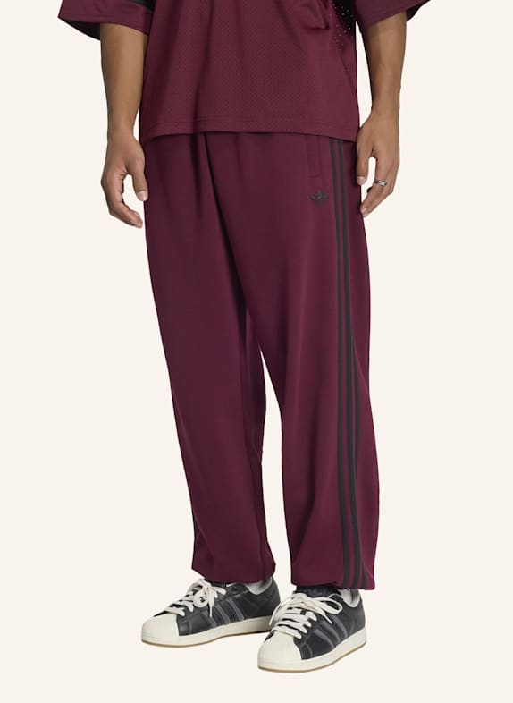 adidas Originals ADIDAS ADICOLOR 3-STREIFEN JOGGINGHOSE MIT BÜNDCHEN ROT
