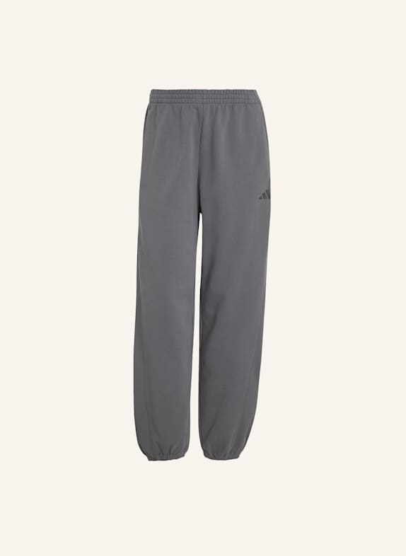 adidas ADIDAS KIT LOOSE HOSE, MIT BÜNDCHEN, KLEINES LOGO GRAU