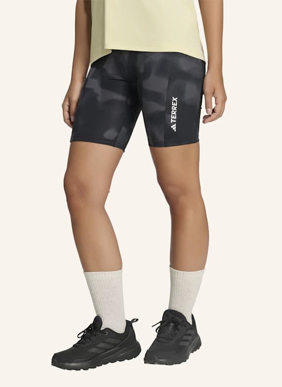 adidas TERREX TERREX MULTI 8INCH KURZE LEGGINGS, PRINT SCHWARZ/ GRAU