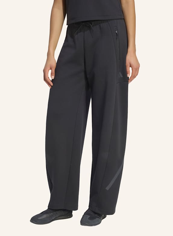 adidas ADIDAS Z.N.E. HOSE, WEIT SCHWARZ