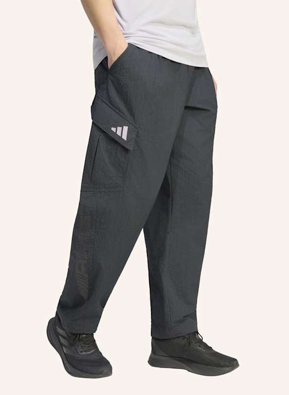 adidas AMG WOVEN CARGOHOSE SCHWARZ