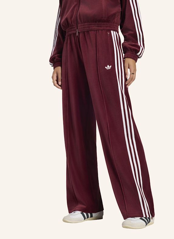 adidas Originals VELOURS TRAININGSHOSE, PLISSIERT ROT