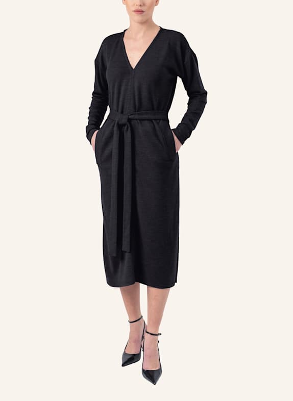 Helene Galwas Kleid aus Wolle CHLOÉRE SCHWARZ