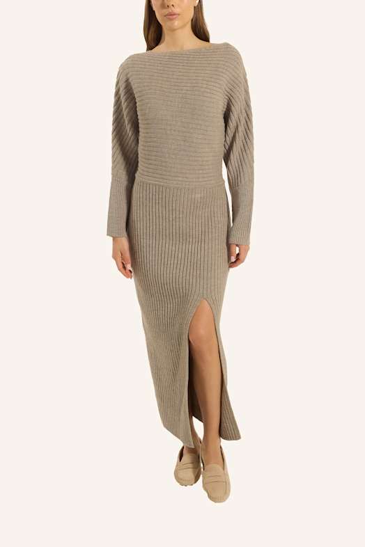 ADLYSH Kleid STRICKKLEID MIT MERINOWOLLE BRAUN