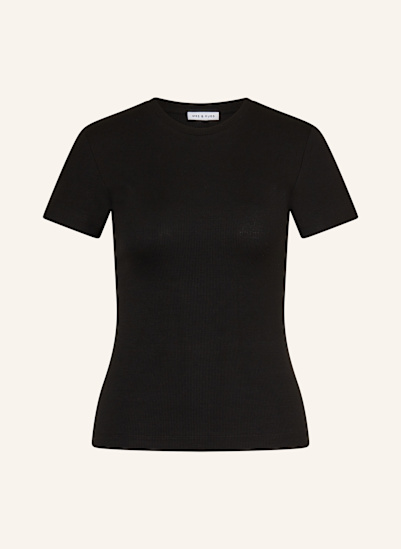 MRS & HUGS T-Shirt