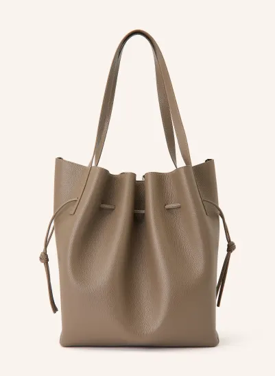 YUZEFI SCALLOP Bucket Bag