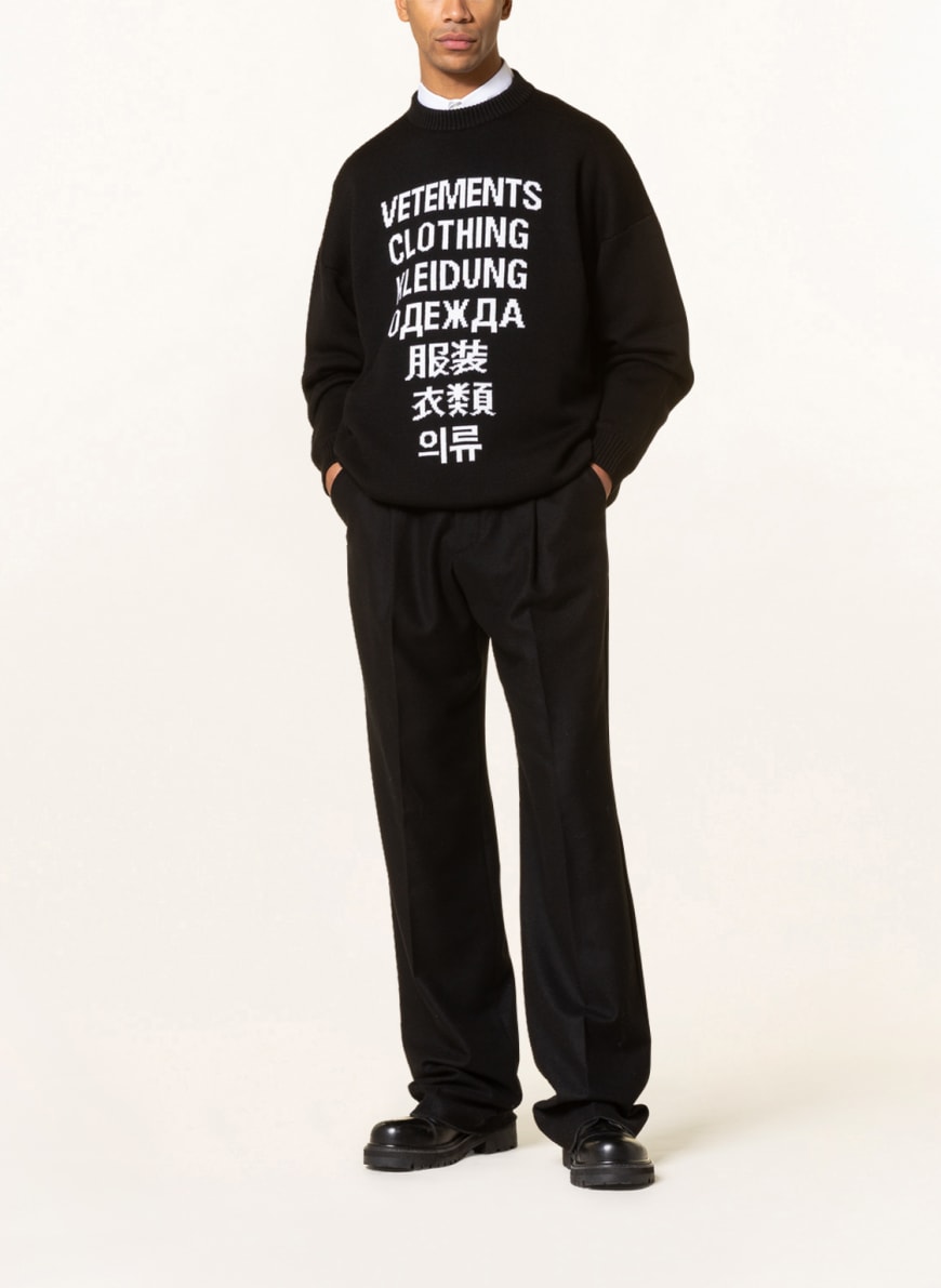 VETEMENTS Sweater in black white