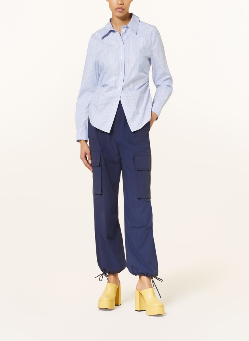 BAUM UND PFERDGARTEN Shirt blouse MARIA in light blue/ white