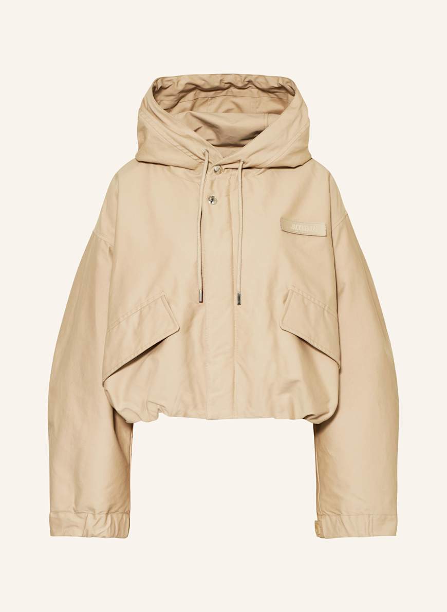 JACQUEMUS Cropped-Jacke LA PARKA COURTE CARACO in beige
