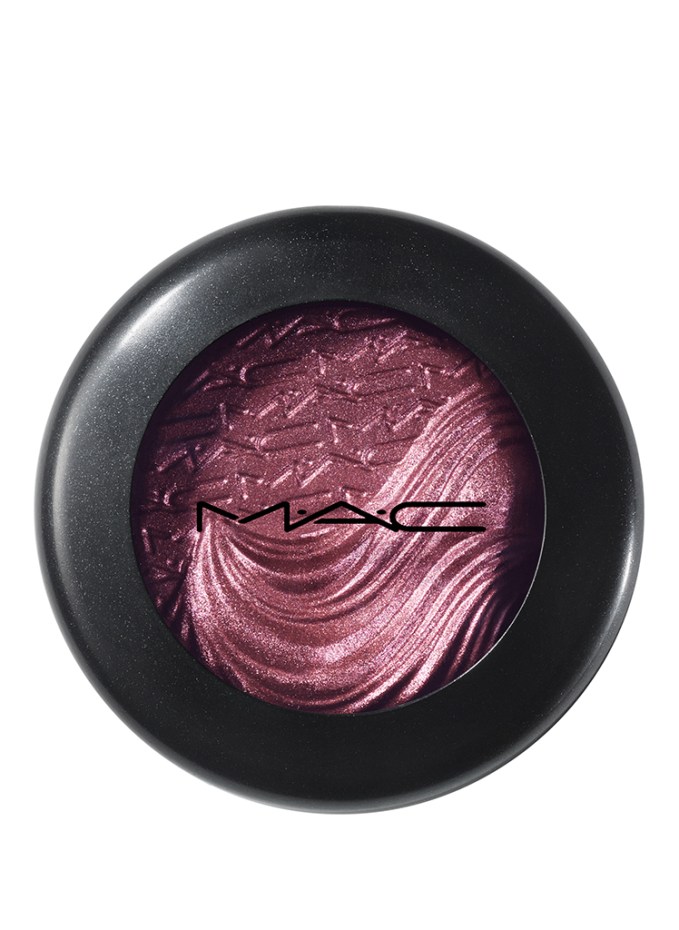 M.A.C EXTRA DIMENSION EYE SHADOW in fathoms deep