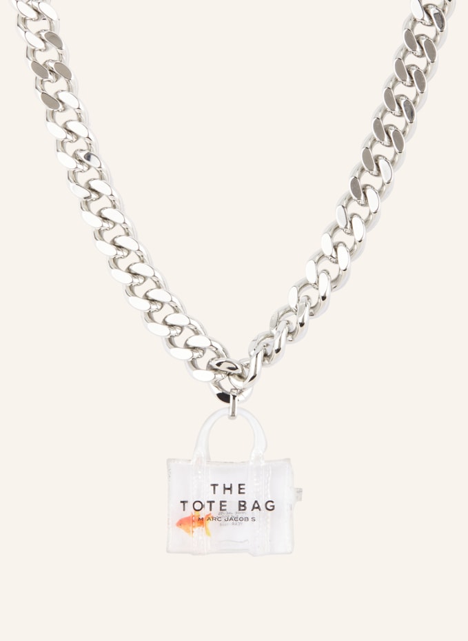【関税込み】Bag Life Necklace - Marc Jacobs - l - Gold Marc Jacobs The Bag Life Charm Necklace – Cettire