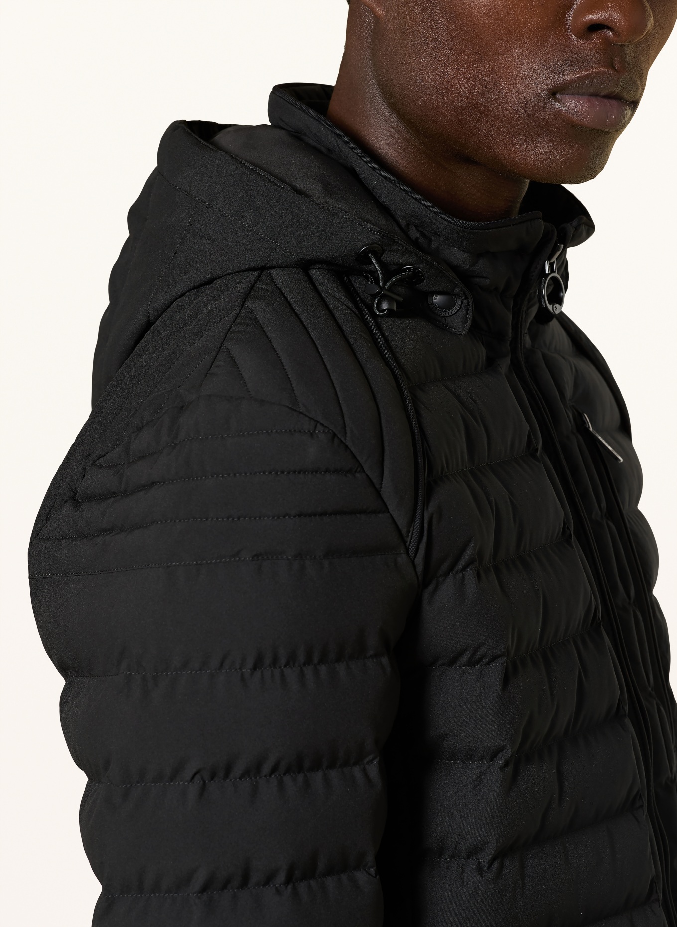 WELLENSTEYN Steppjacke MOLECULE LONG mit abnehmbarer Kapuze: SCHWARZ