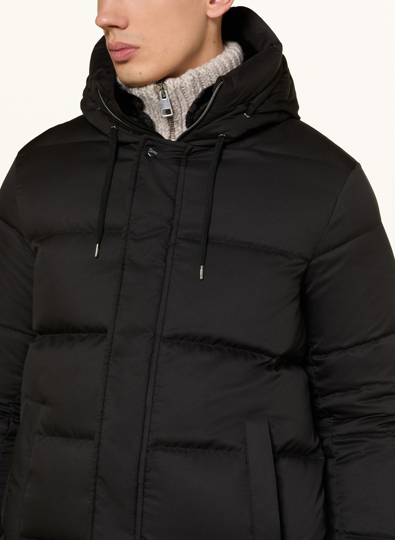 HERNO Daunenjacke mit abnehmbarem Kunstfell: SCHWARZ